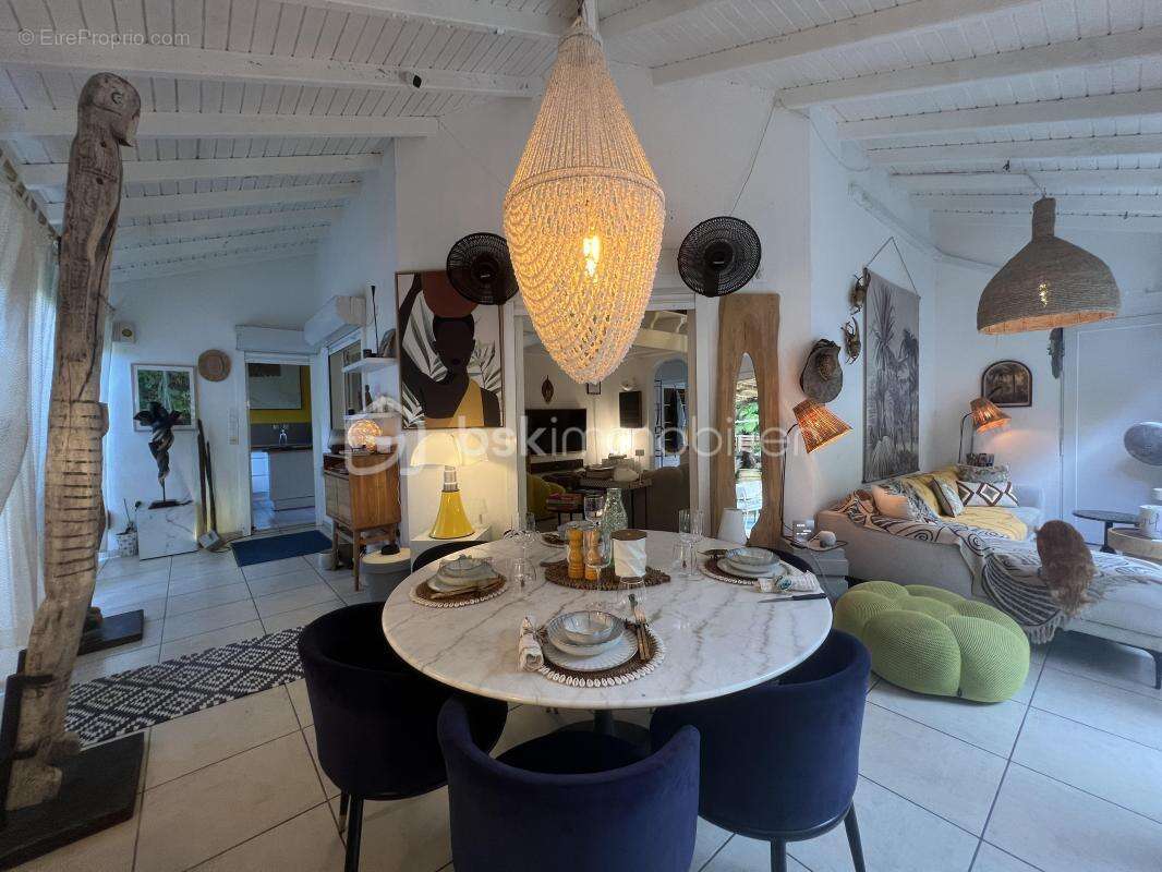 Maison à SAINTE-ANNE