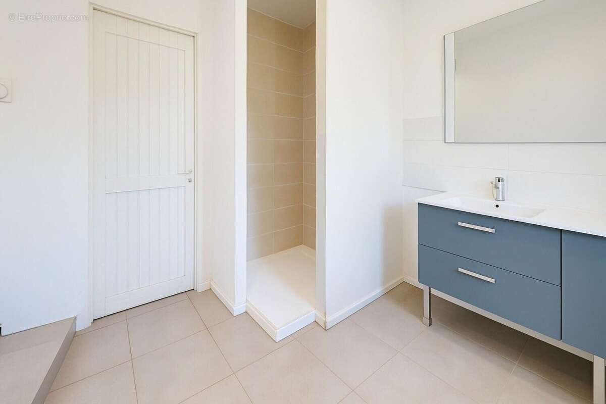 Photo 8 - Maison à LE MUY