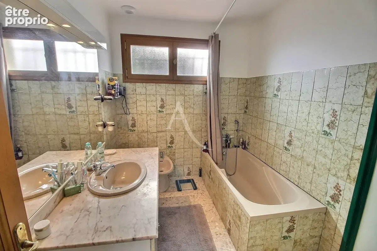 À vendre villa de type f4 d'une surface de 115 m² sur terrain 3 faces de 385 m² avec piscine et garage - photo 10
