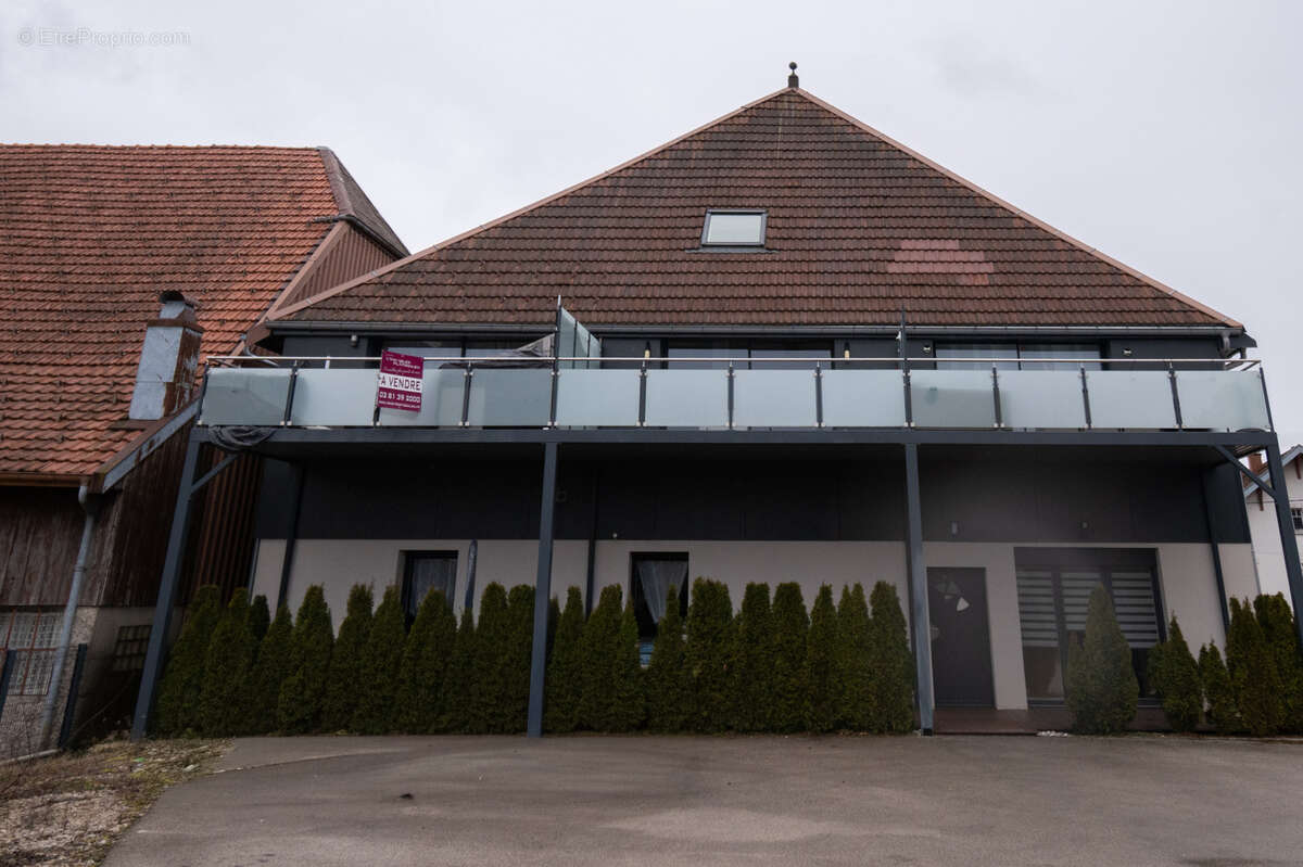 Appartement à FRASNE