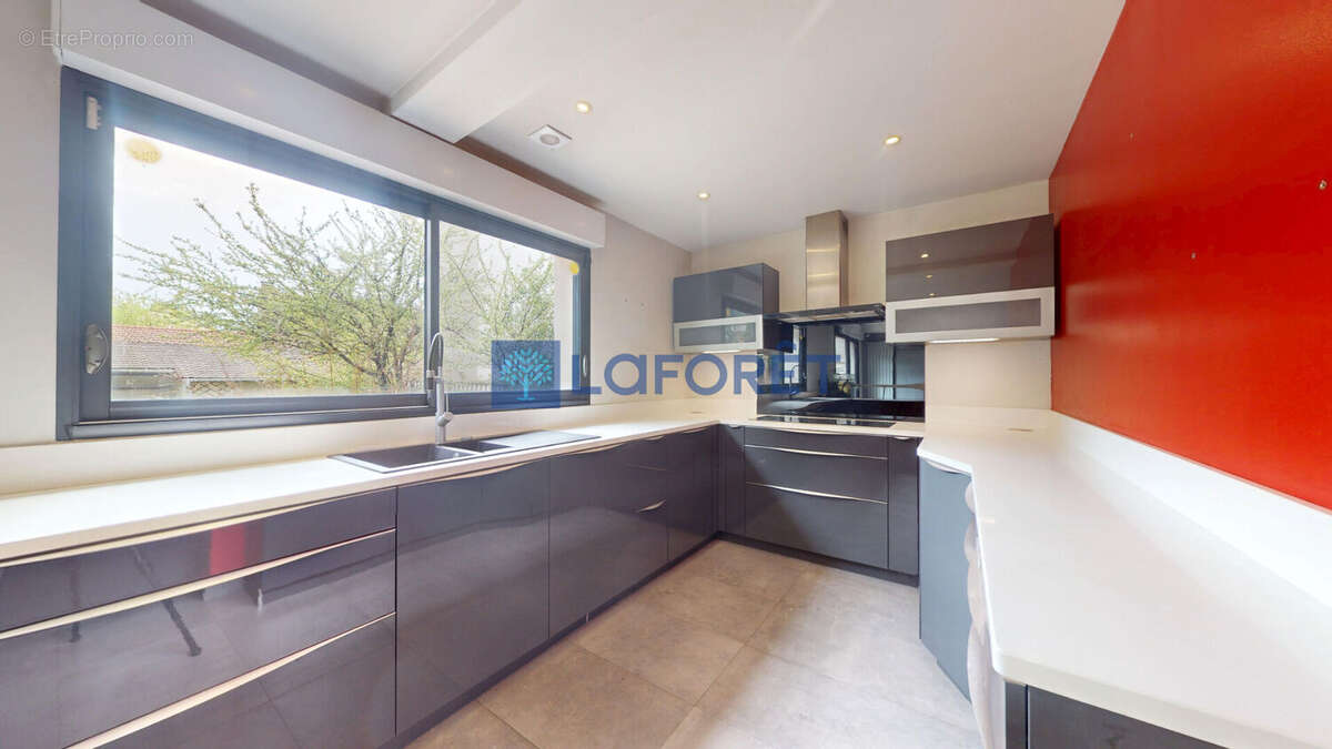 Maison à PARAY-VIEILLE-POSTE