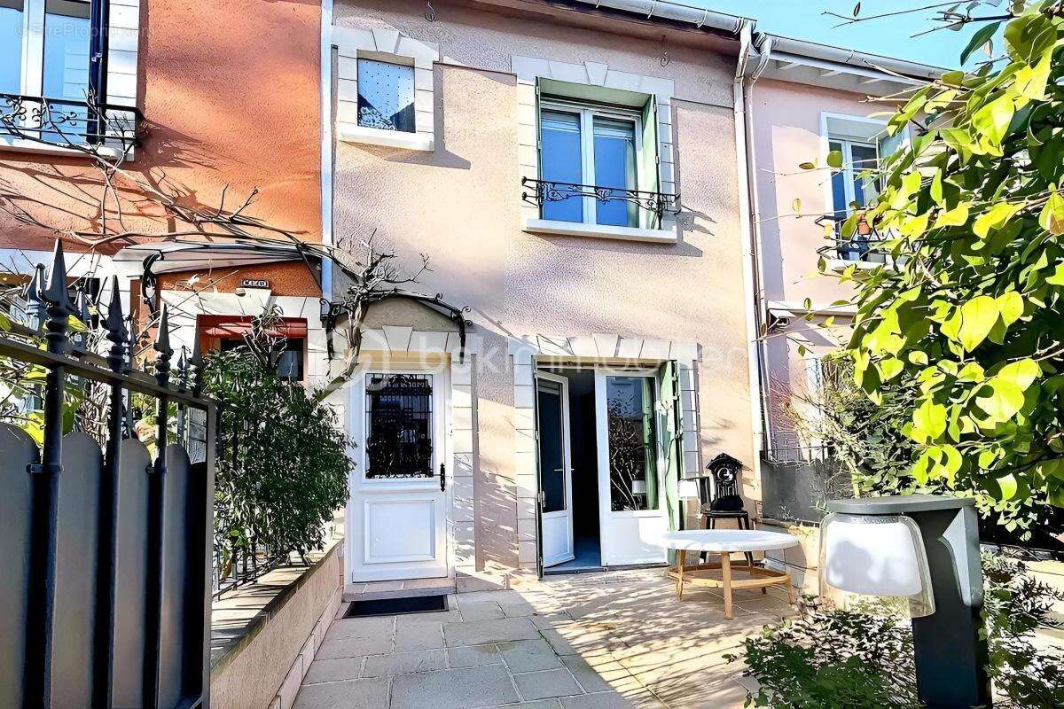 Maison à PARIS-19E