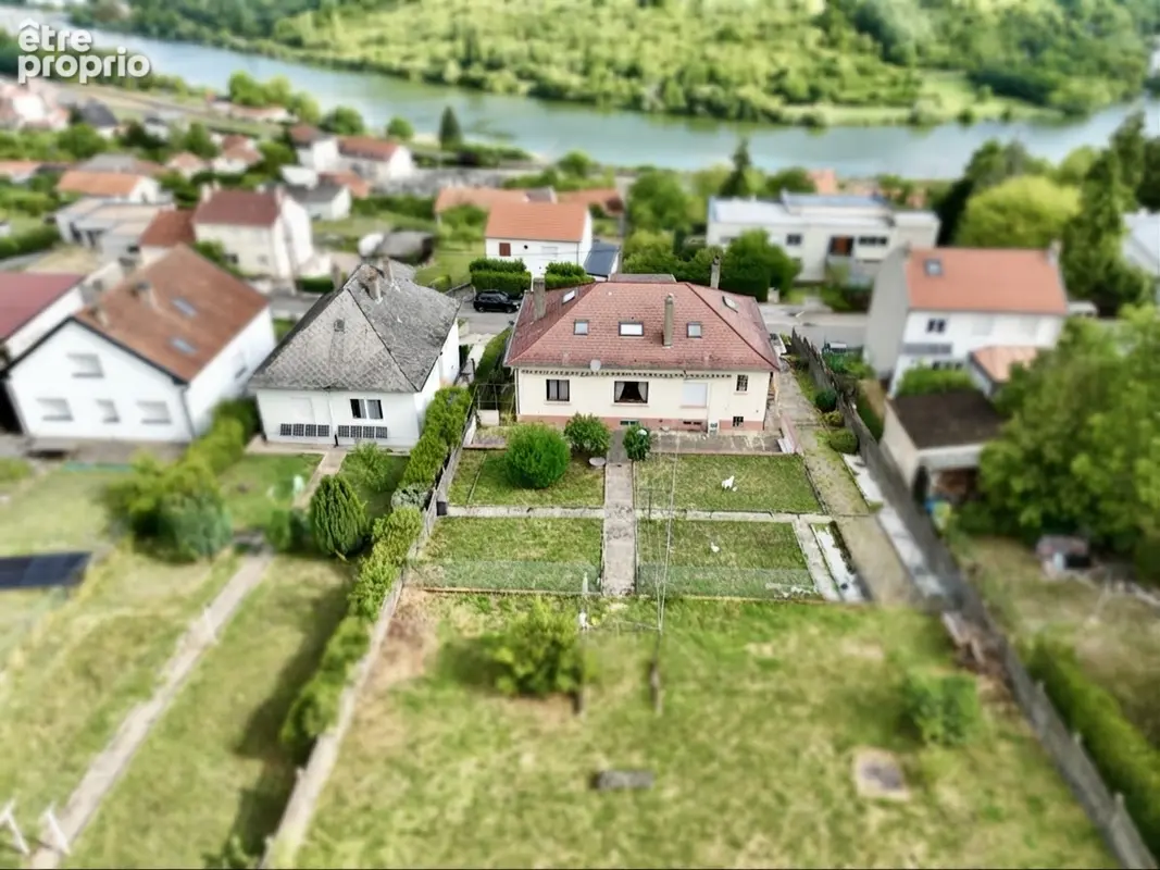 Maison Sierck Les Bains 6 pièce(s) 151.54 m2 - photo 2
