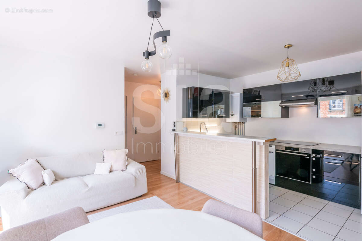 Appartement à LES LILAS
