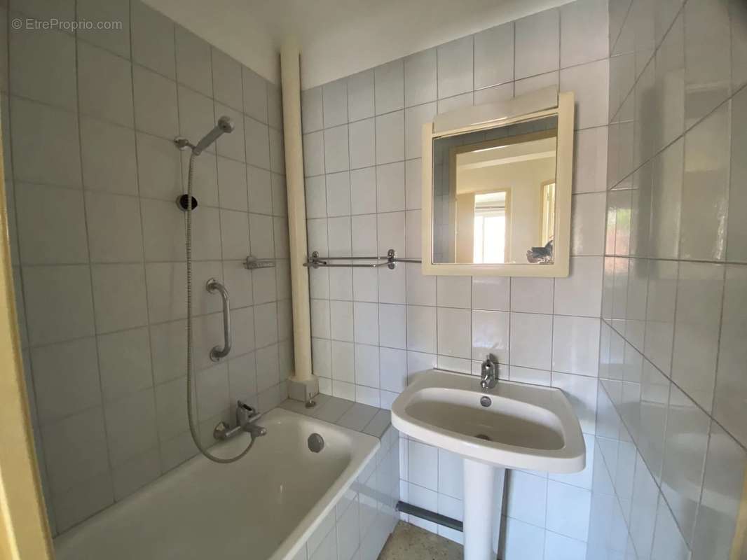 Appartement à MARSEILLE-4E