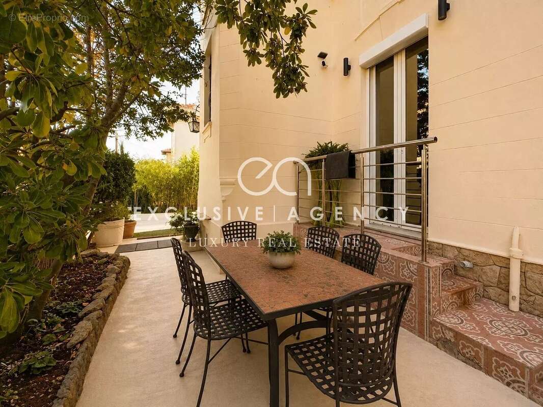 Cannet Europe maison bourgeoise 302m² au calme - photo 18