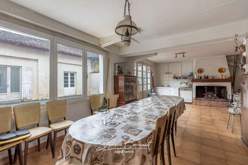 Maison à NEUVIC