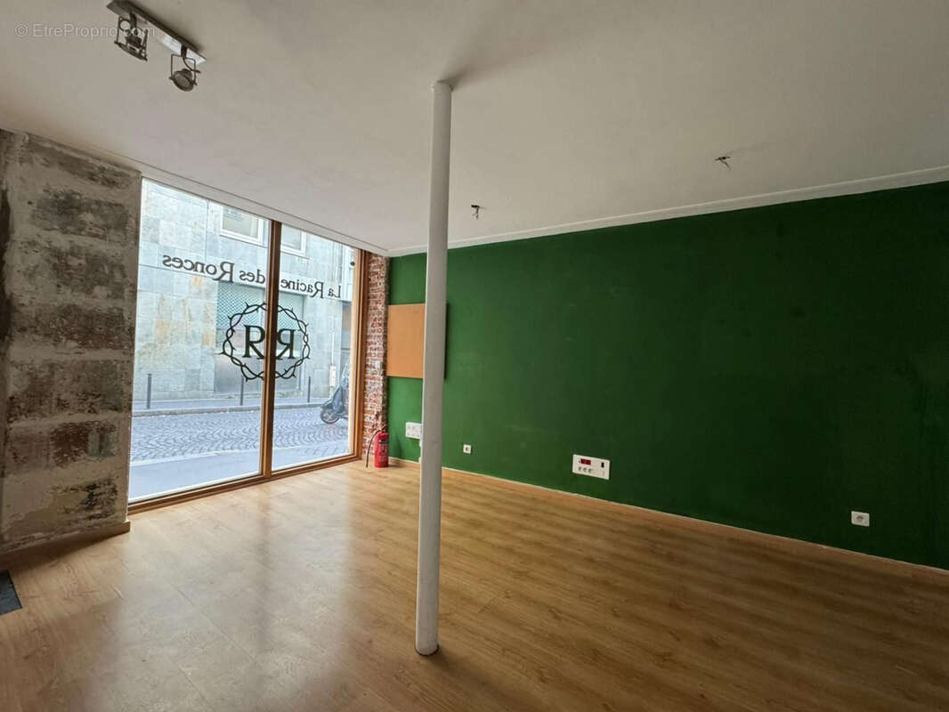 Commerce à PARIS-20E