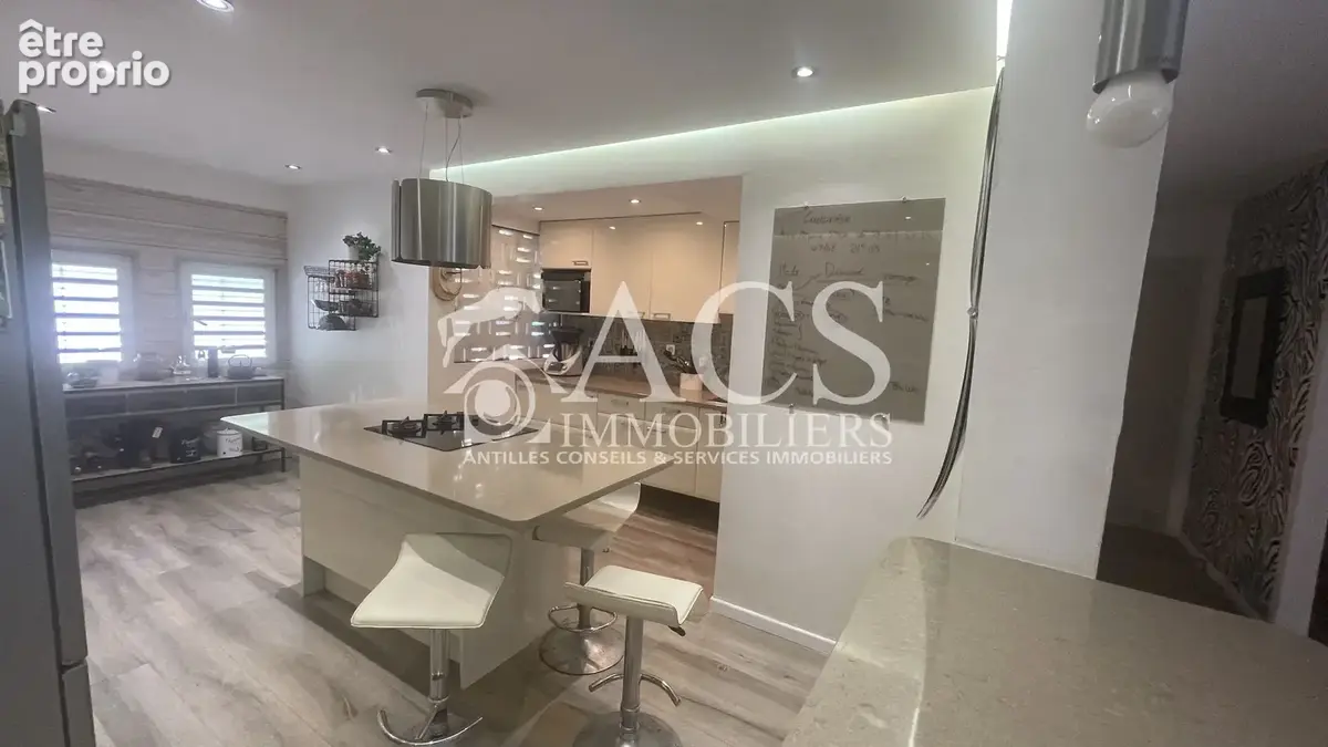 Grand appartement T4 avec piscine couverte - SCHOELCHER - photo 7