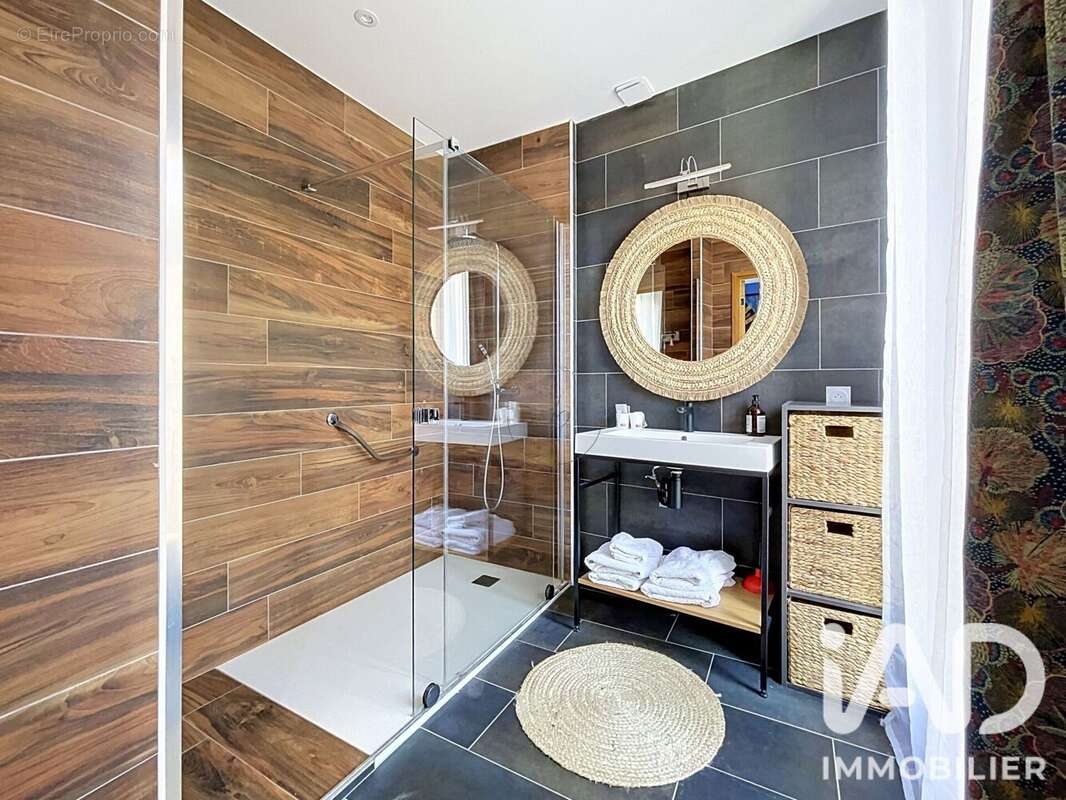 Maison 265 m² à Villeneuve-Les-Beziers  - photo 8