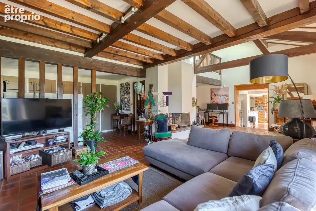 Maison 9 pièces 210 m² à vendre à Saint-Martin-D'uriage (38410) - photo 4