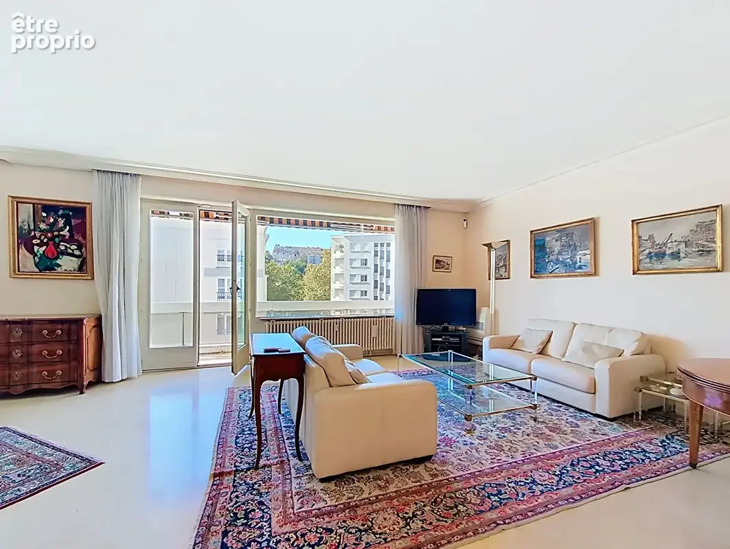 LYON 6 ème Rare à la vente - Superbe T7 - 191 m² résidence prisée - 4 chambres (possible 5 / 6 chambres) - photo 16