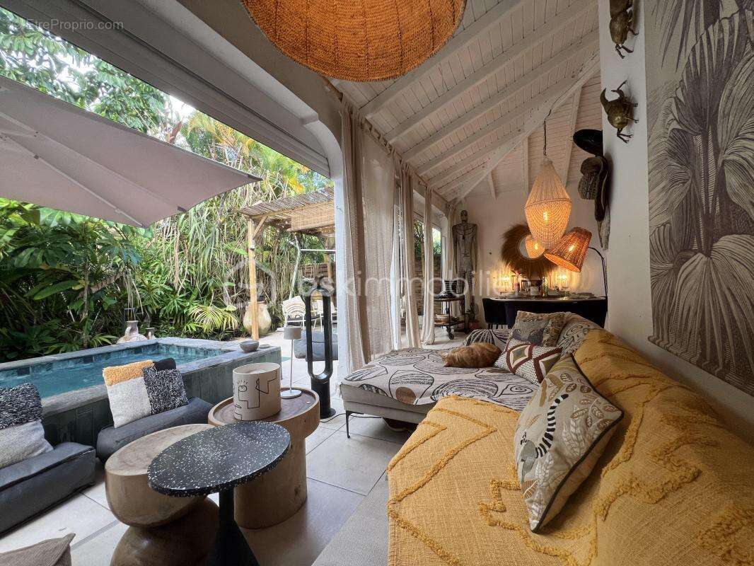 Maison à SAINTE-ANNE