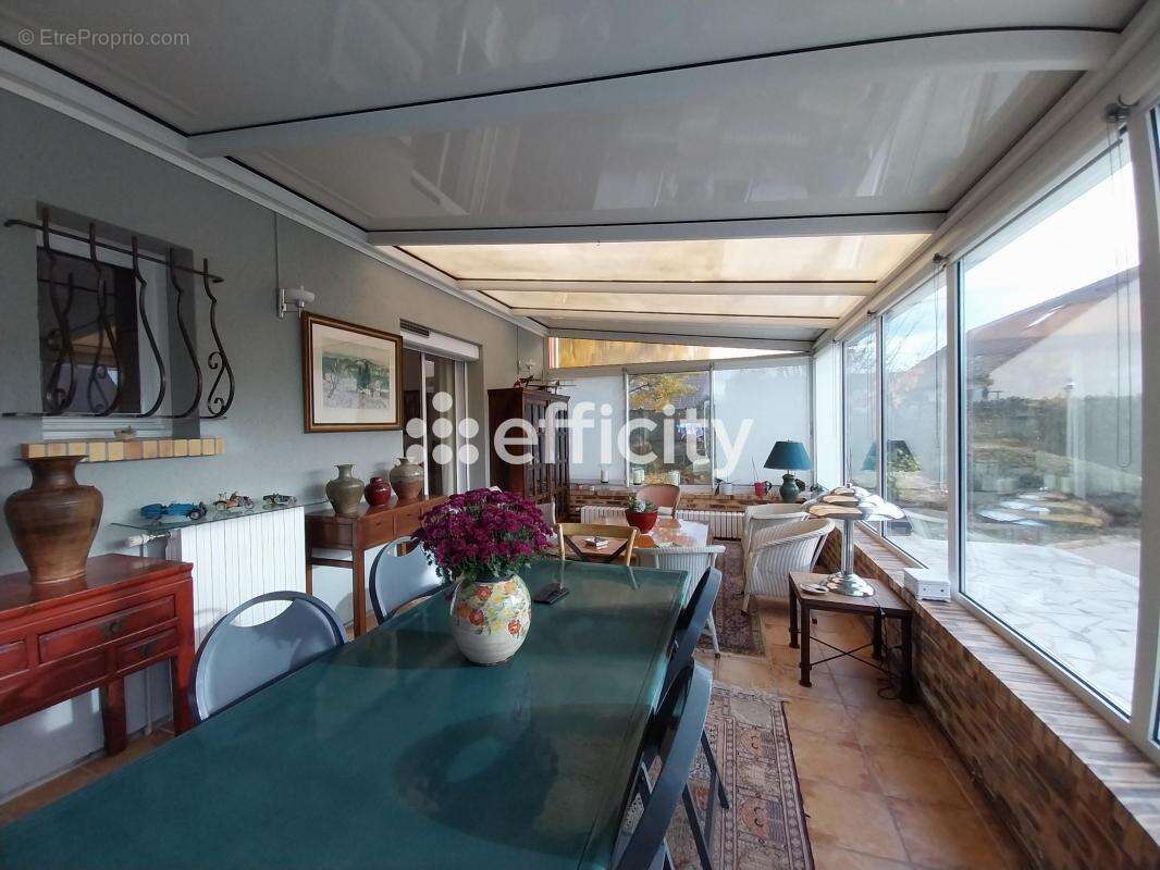 Maison à BERCHERES-SAINT-GERMAIN