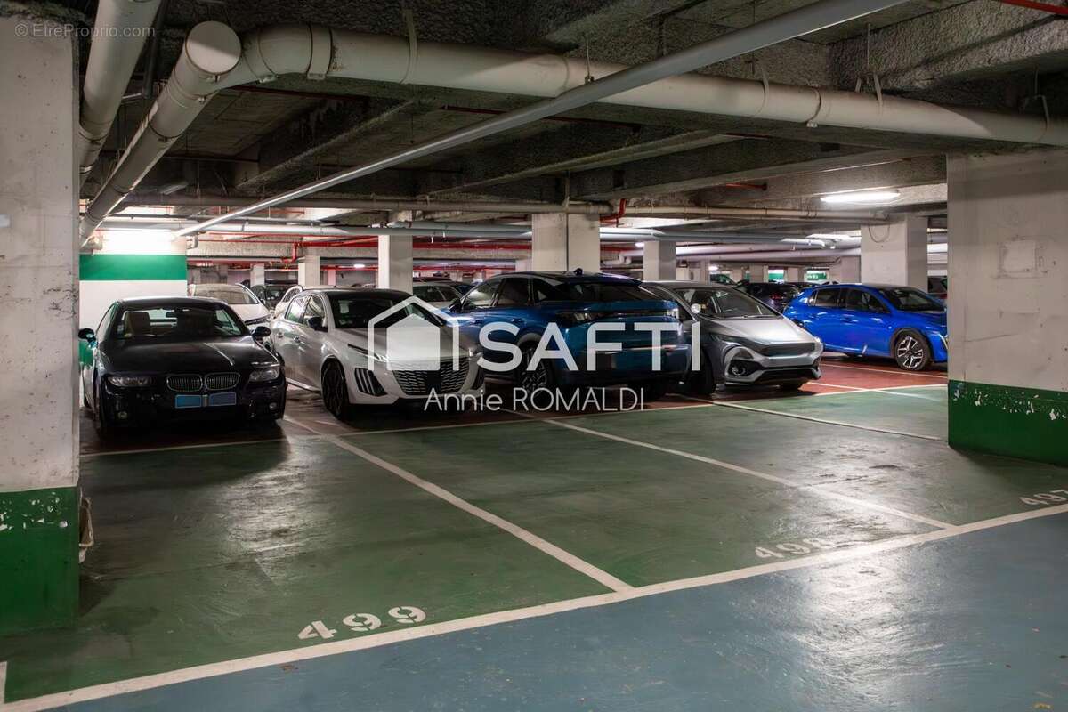 Photo 2 - Parking à SURESNES