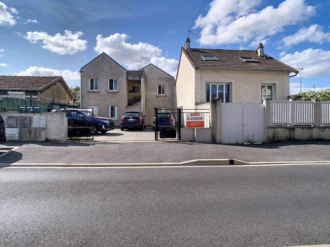 INVESTISSEMENT à ARNOUVILLE (95) - Rue de la GIRONDE - MAISON de 8 pièces de 190 M² sur parcelle de 652 m² - photo 3
