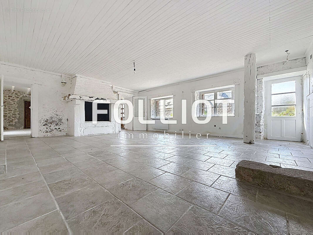 Agon-Coutainville, à deux kilomètres de la plage, maison en pierres de 160 m² - photo 5