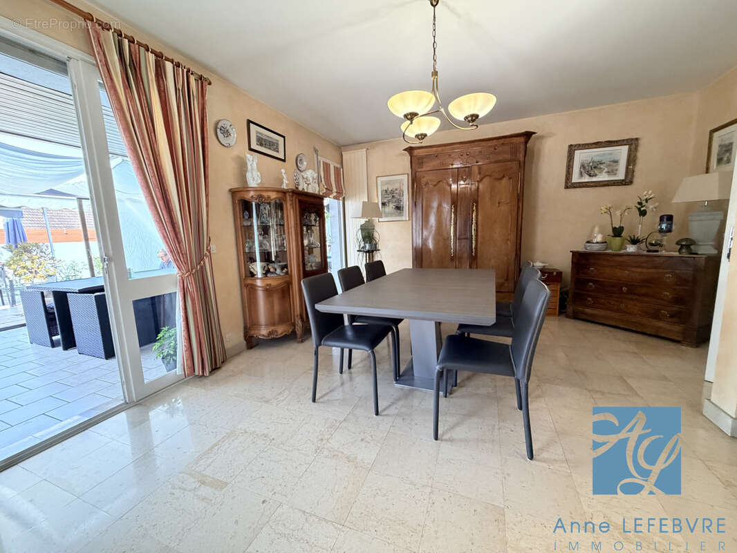 Exclusivité ! maison de 6 pièces avec garage et jardin - photo 11