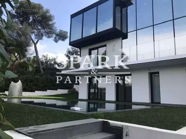 Maison à ROQUEBRUNE-CAP-MARTIN