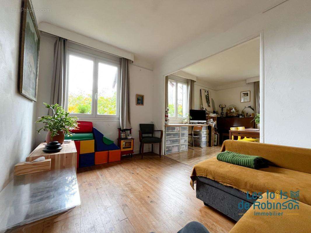 Maison à VERRIERES-LE-BUISSON