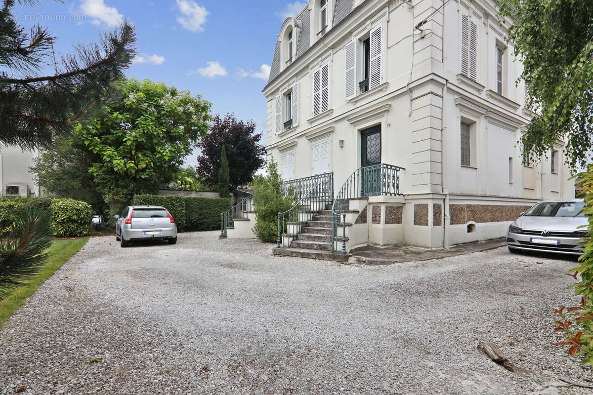 Appartement à ENGHIEN-LES-BAINS