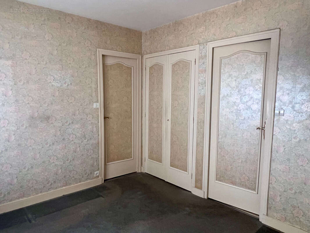 Appartement T2 avec parking et cave - photo 6