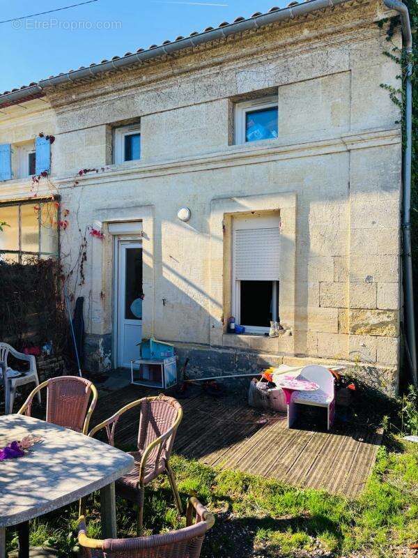 Appartement à COUTRAS