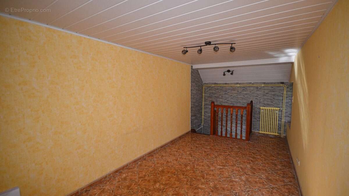 À VENDRE  Maison à rénover  Proche de toutes les commodités - photo 10