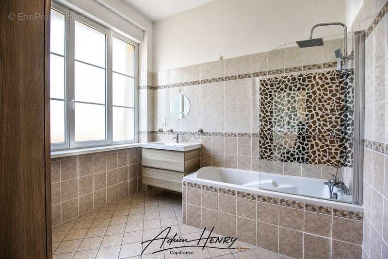 Appartement à AUDUN-LE-TICHE