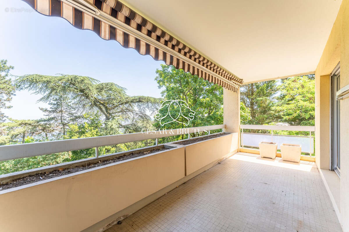 Appartement à SAINTE-FOY-LES-LYON
