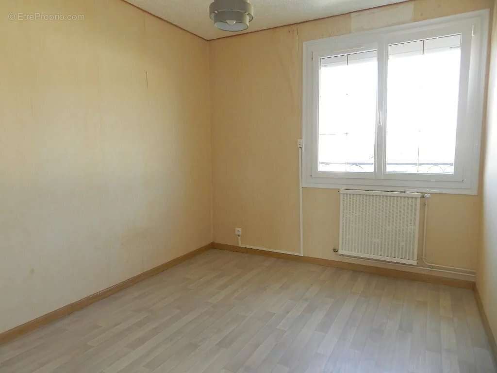 Maison à SAINT-PIERRE-SUR-DIVES