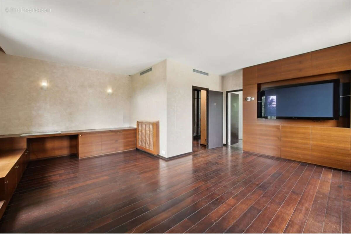 Maison à LA CELLE-SAINT-CLOUD