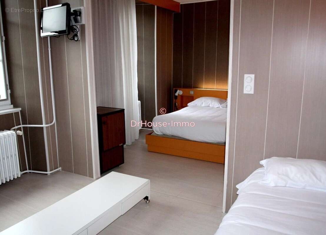 Commerce à PONT-DE-SALARS