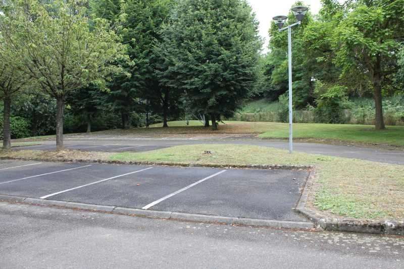 Commerce à MONTIGNY-LE-BRETONNEUX