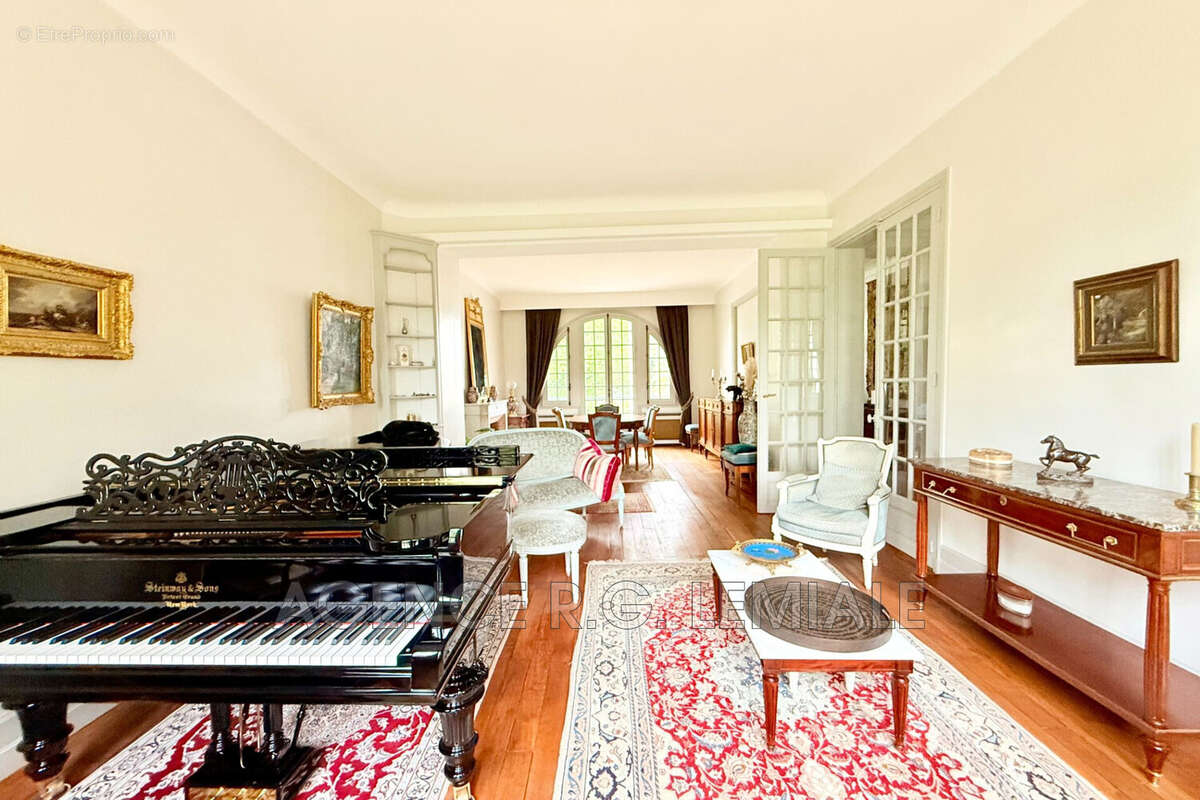Maison à MAISONS-LAFFITTE