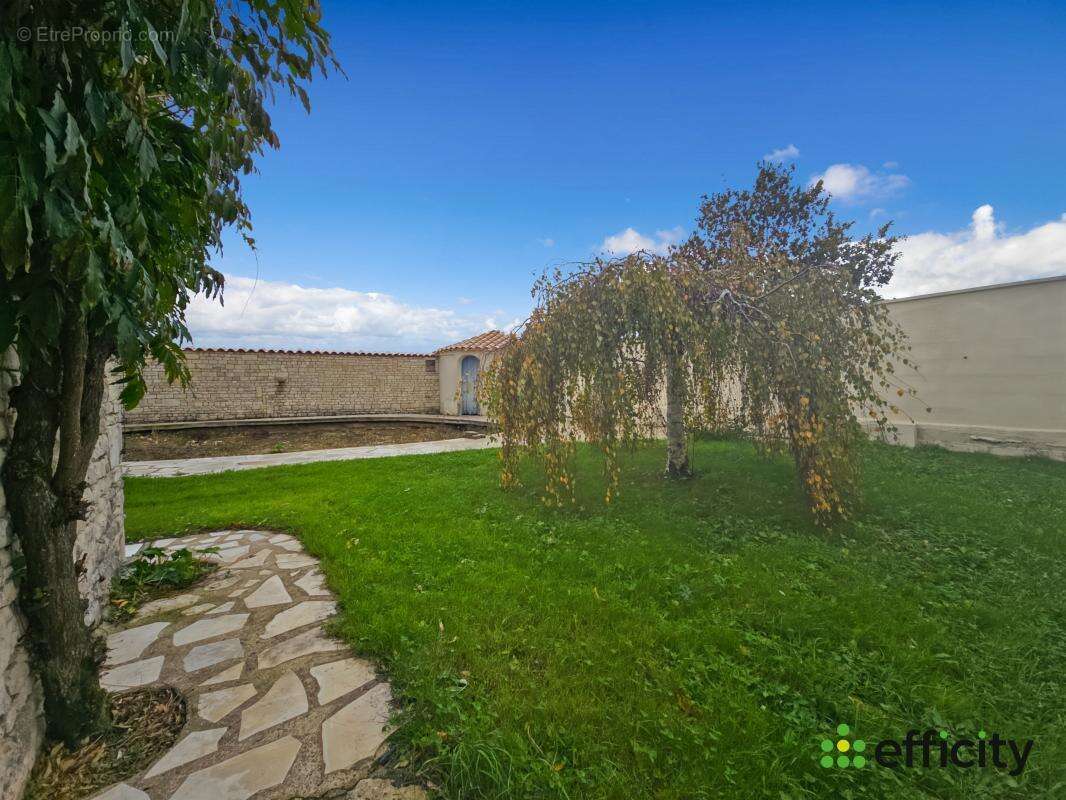 Maison à SAINTE-SOULLE