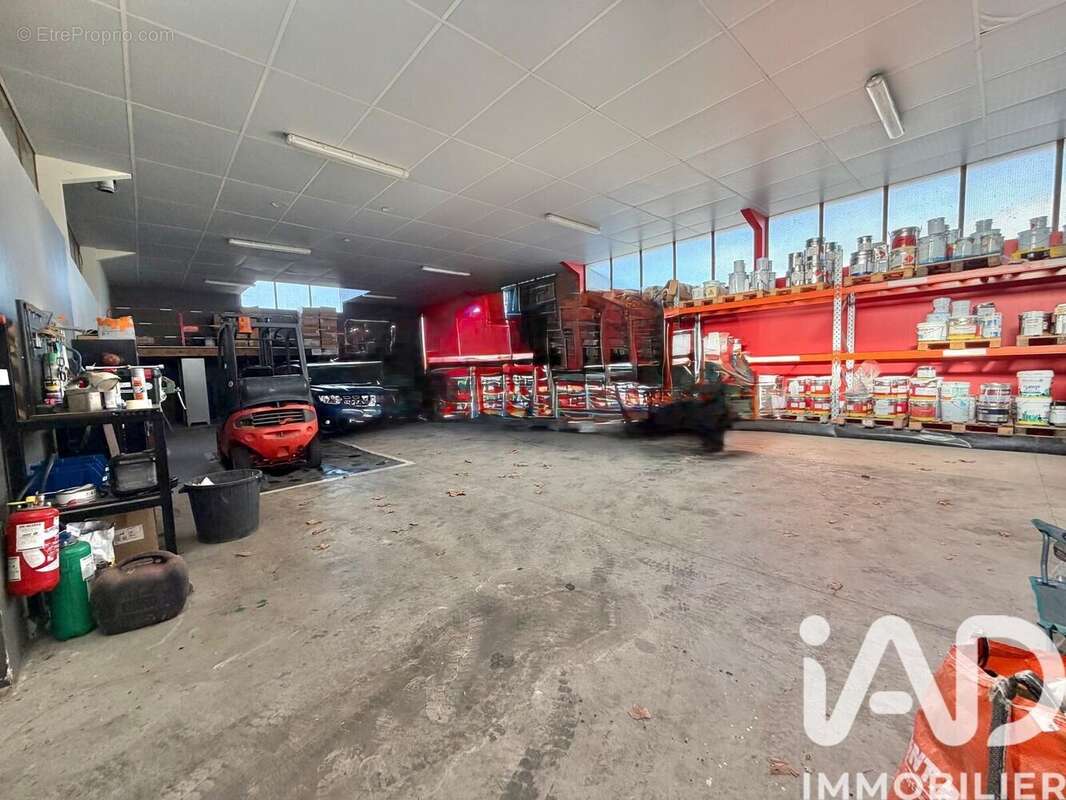 Photo 8 - Commerce à MONTBLANC