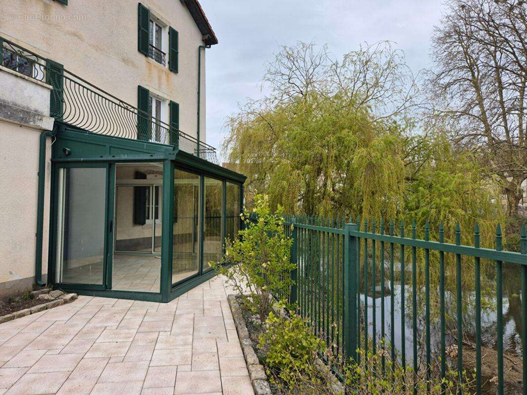 Maison à PORT-SUR-SAONE