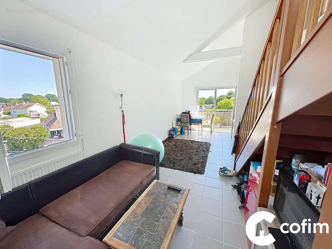Appartement à LONS
