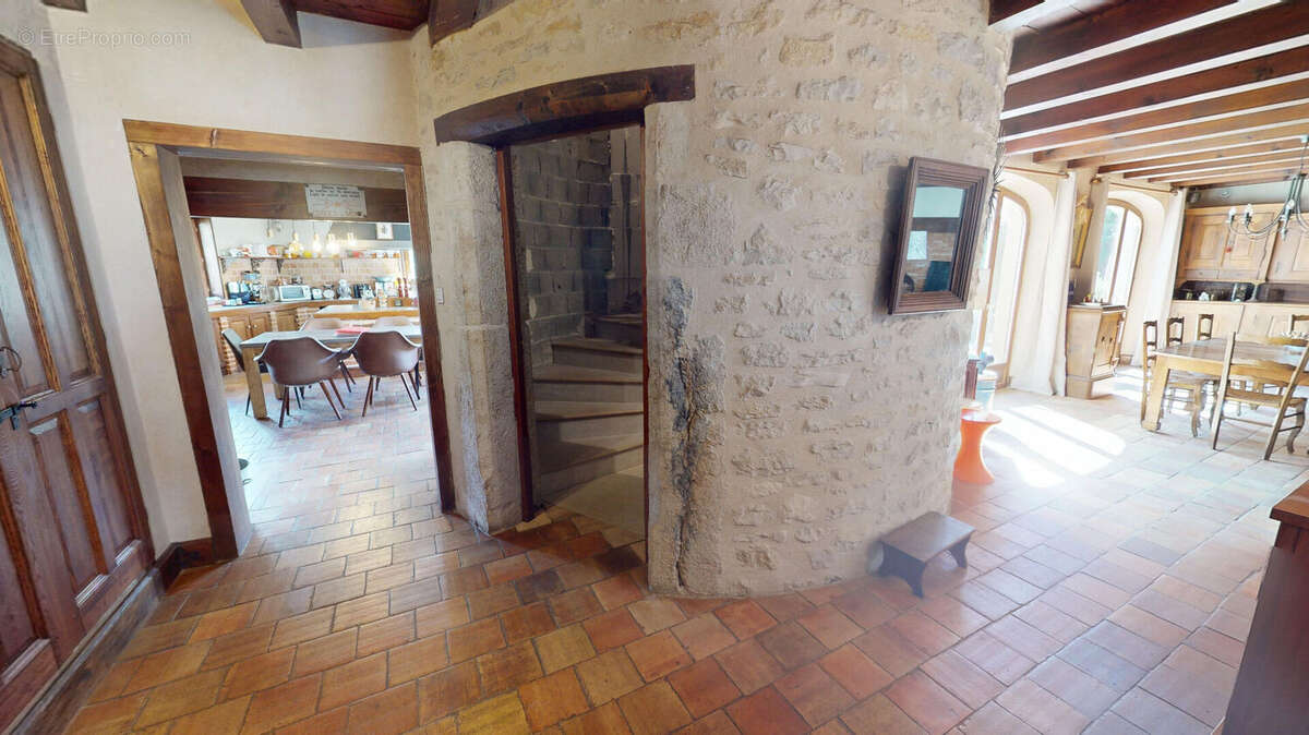 Maison à HAUTEVILLE-LOMPNES