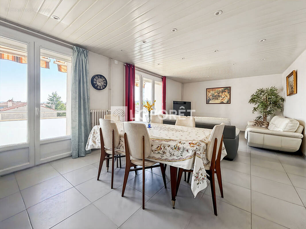 Appartement à PORTES-LES-VALENCE