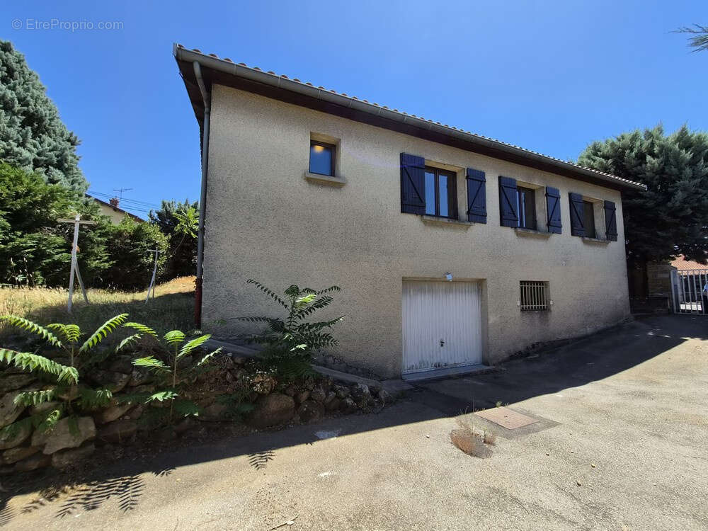 Maison 4 pièces de 91 m2 avec sous-sol complet   Le Péage-de-Roussillon   Proche gare - photo 3