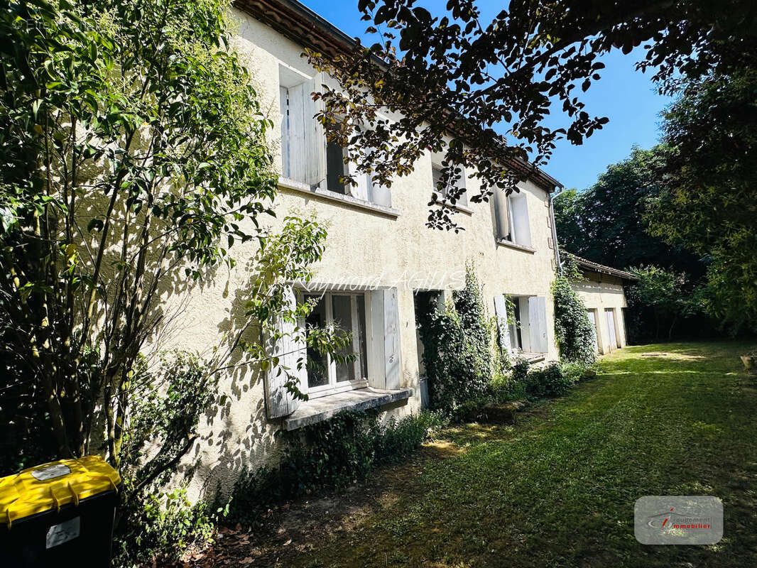 Maison à SAINT-EMILION