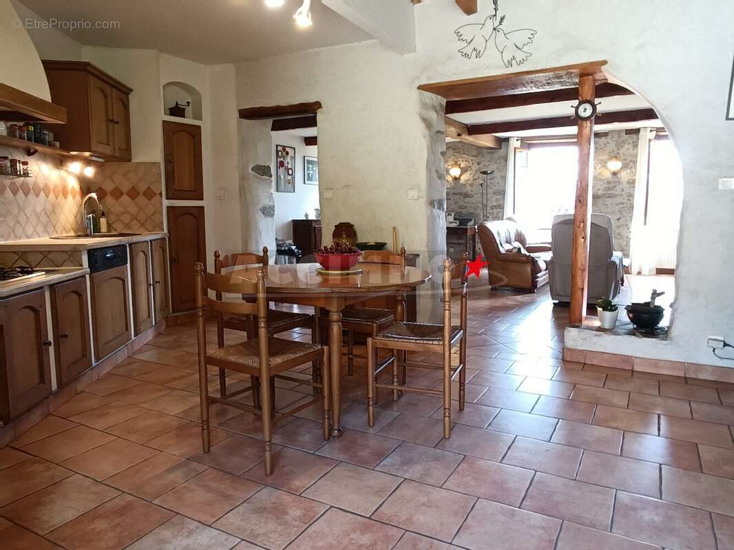 Maison à LABRUGUIERE