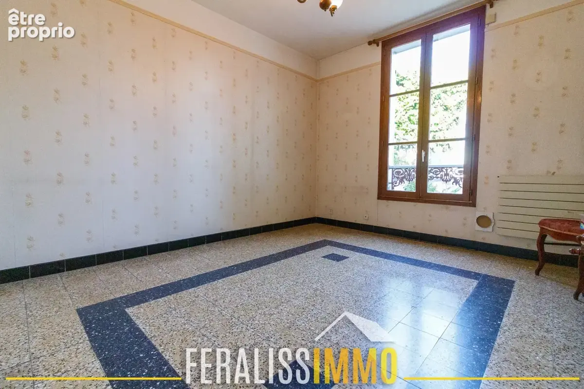 Très beau potentiel pour cette charmante maison de 3 pièces - photo 2