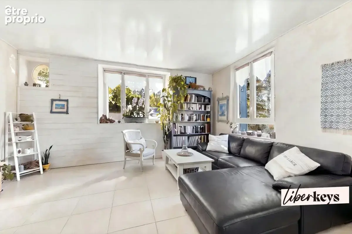 Vernouillet – A 5 minutes de Dreux -  Maison familiale de caractère de 136 m 2 , 4 chambres, terrain arboré de 1 744 m² - photo 7