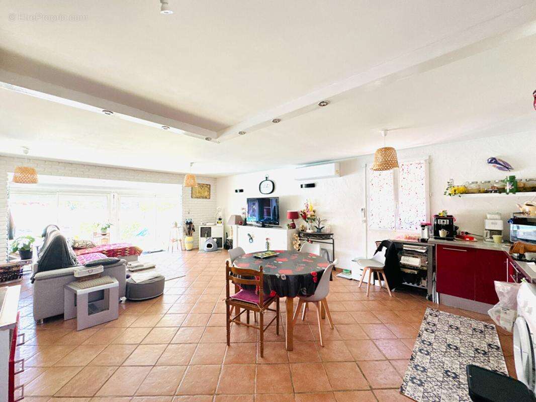 Maison à CHATEAUNEUF-LES-MARTIGUES