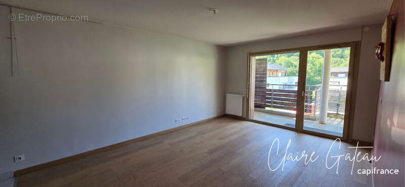 Appartement à COGNIN