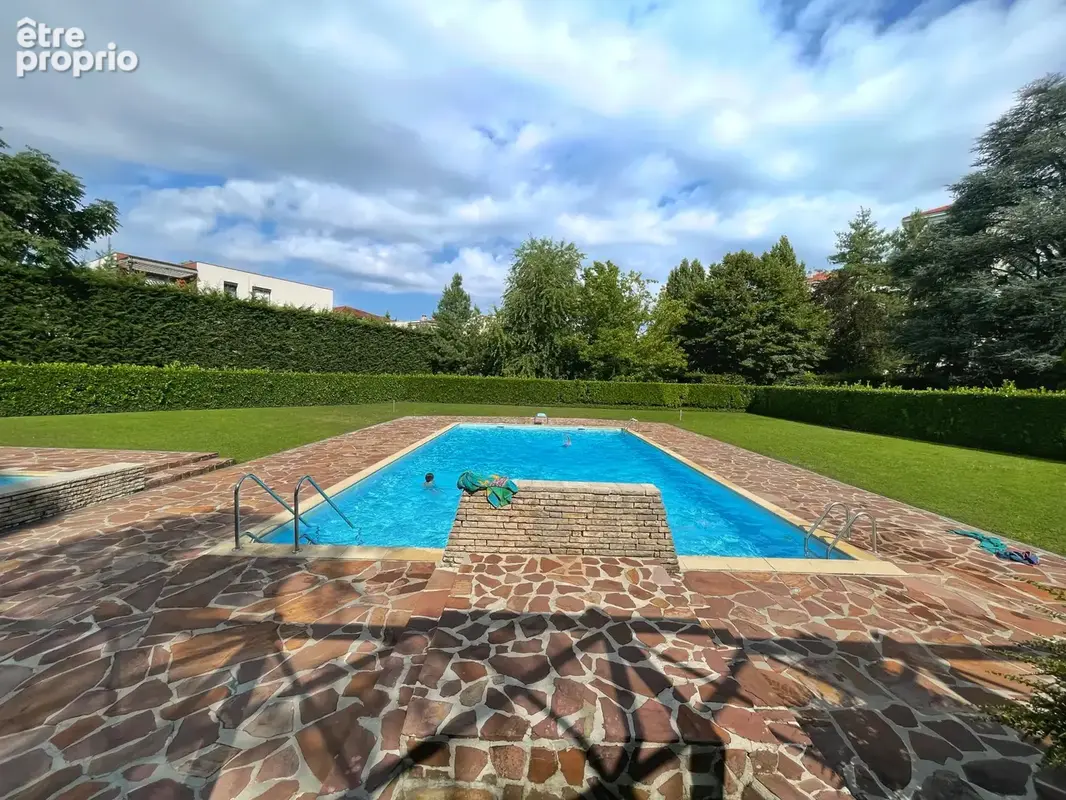 Lyon 4 Croix-Rousse : appartement T6 de 142 m2   Terrasse   Garage   Piscine   Tennis   Résidence de standing - photo 17