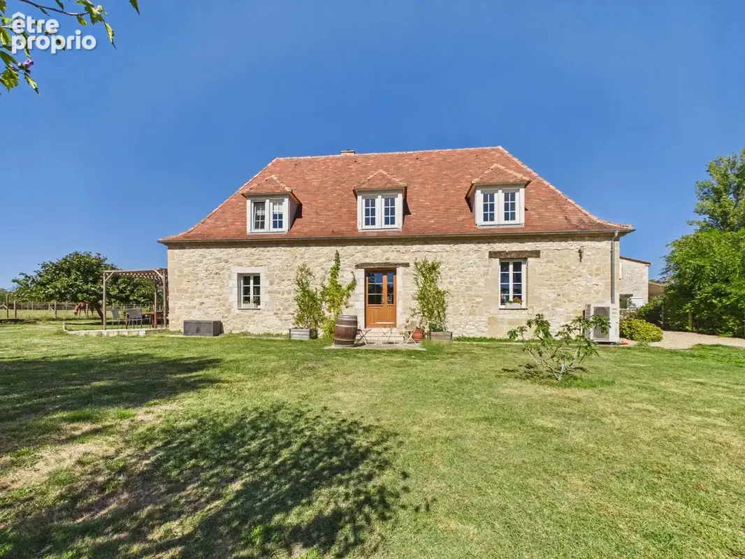 Domaine équestre idyllique avec deux maisons d'amis et 5 hectares de terrain - photo 4